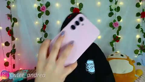 Snapshot of cutee_andrea chatting on October 13, 3:19 am Andrea 3 online show from October 13, 3:19 am