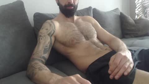 cuteeboy online show from April 17, 6:27 am