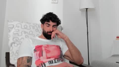 cuteeboy online show from March 8, 9:57 am