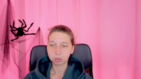 Elli online show from November 12, 11:45 am