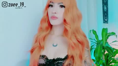 Zoe  online show from June 2, 4:25 am