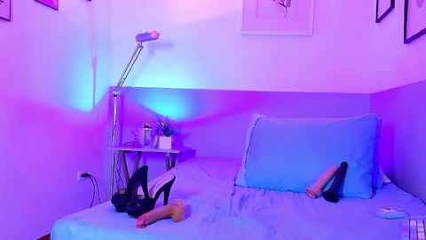 cutepetitee online show from November 20, 9:34 pm