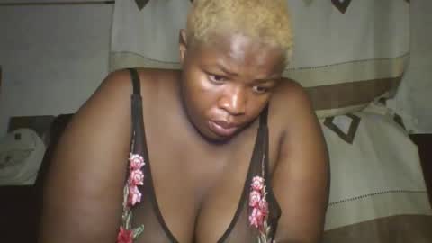 Snapshot of cutey_mellanin chatting on October 17, 2:15 am cutey_mellanin online show from October 17, 2:15 am