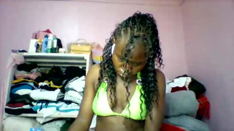 Snapshot of cutezola chatting on September 9, 6:46 am cutezola online show from September 9, 6:46 am