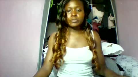 Snapshot of cutezola chatting on October 13, 9:44 am cutezola online show from October 13, 9:44 am
