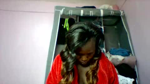 Snapshot of cutezola chatting on October 9, 5:02 am cutezola online show from October 9, 5:02 am