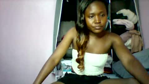 Snapshot of cutezola chatting on October 18, 10:41 am cutezola online show from October 18, 10:41 am