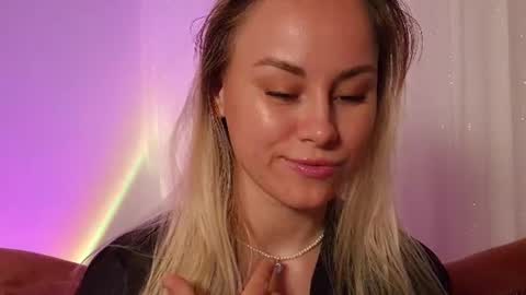 cutie_xoxo_ online show from July 5, 6:37 pm