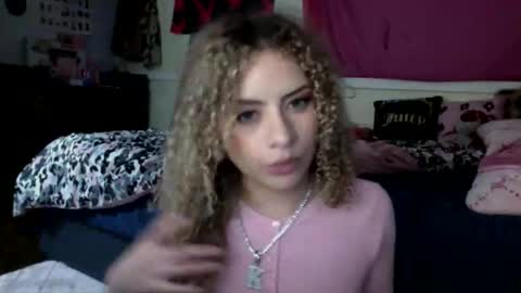 cutiekaylee online show from January 12, 4:19 am