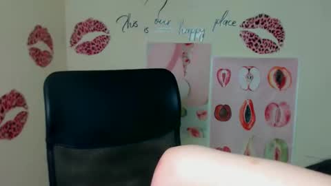 Emma online show from April 18, 12:07 pm