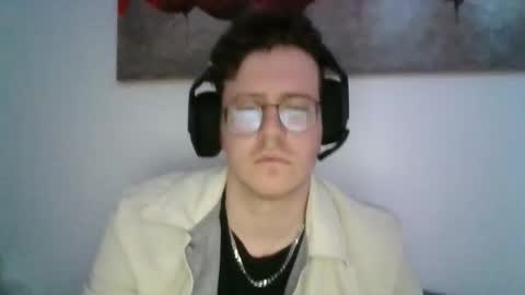 cutiie2004 online show from May 5, 9:31 pm