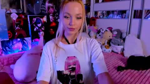 Snapshot of cuttie_ponyy chatting on February 16, 12:30 am Nora online show from February 16, 12:30 am