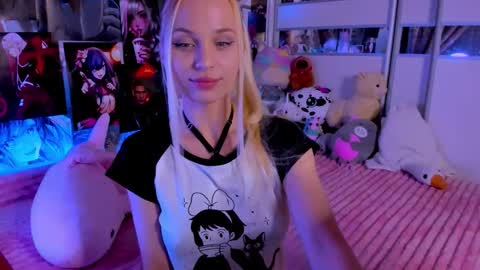 Snapshot of cuttie_ponyy chatting on October 22, 8:32 pm Nora online show from October 22, 8:32 pm