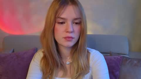 Im Emi streaming with my friend Reyna today online show from March 17, 3:17 pm