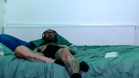 SkinnyTattedGuy online show from June 13, 10:03 am