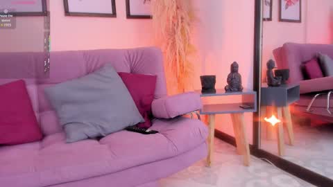 Snapshot of daaniela_moon chatting on October 1, 1:10 pm Daniela online show from October 1, 1:10 pm