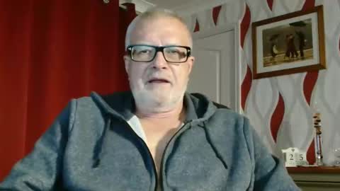 Snapshot of daddiescockforyou chatting on September 25, 8:05 pm Brian ... online show from September 25, 8:05 pm