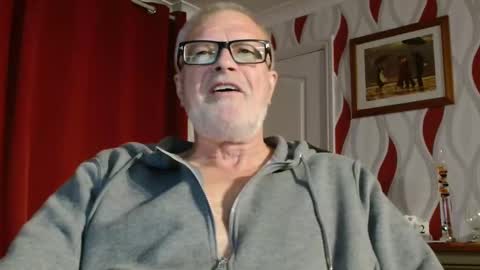Snapshot of daddiescockforyou chatting on October 2, 8:40 pm Brian ... online show from October 2, 8:40 pm