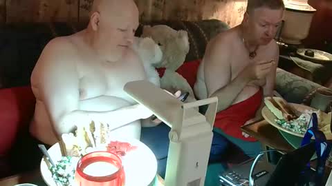 Snapshot of daddycubbyhubby chatting on October 17, 4:16 am Daddy online show from October 17, 4:16 am