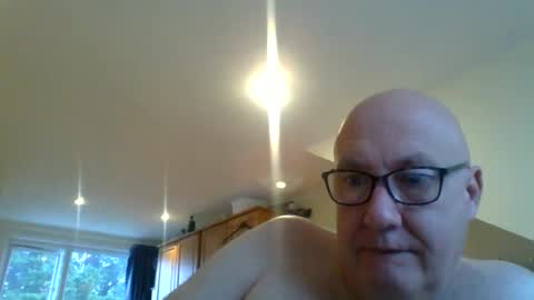 Snapshot of daddyhere4uall6 chatting on October 14, 7:11 am daddyhere4uall6 online show from October 14, 7:11 am