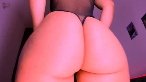 Snapshot of daddylovesmybigbutt chatting on March 2, 9:53 am Creamy online show from March 2, 9:53 am