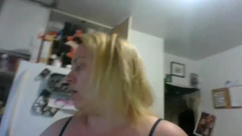 daddysg1rl123 online show from July 13, 1:20 am