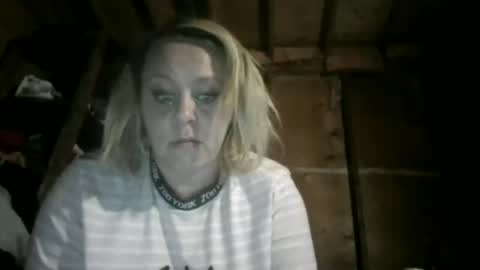 daddysg1rl123 online show from June 30, 7:08 am