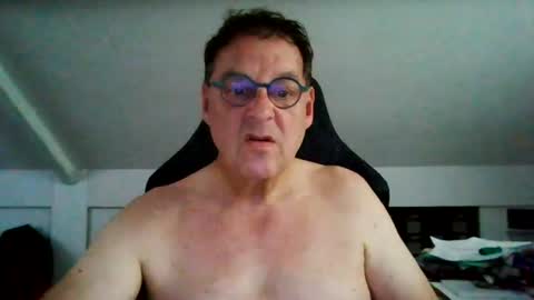 Dannyspoenk online show from July 10, 11:15 am