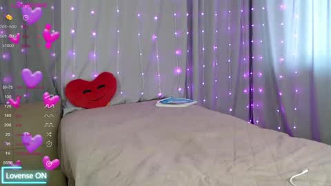 daddyssluttygirl_2001 online show from April 23, 12:29 pm