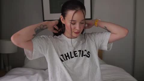 Daddys Trouble online show from November 6, 3:31 am