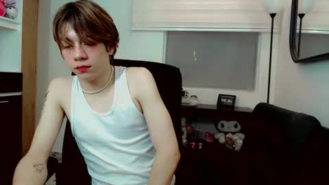 dae_lune online show from March 12, 9:29 pm