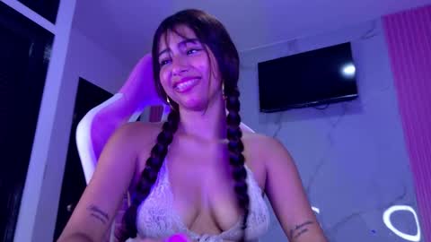 Dafne  online show from November 28, 4:20 am