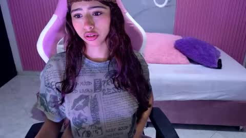 Dafne  online show from November 30, 12:45 pm