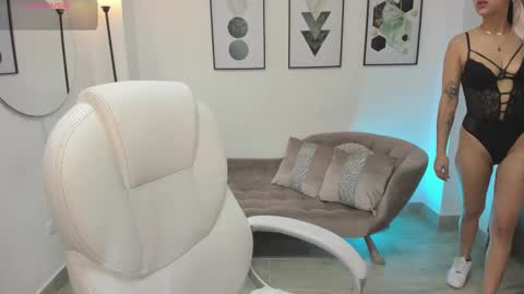 Snapshot of dafne_hills chatting on September 27, 7:33 pm Dafne online show from September 27, 7:33 pm