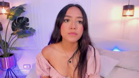 dafne_hillss online show from October 31, 1:22 pm