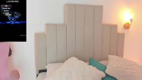 Dafne  online show from September 26, 1:41 pm