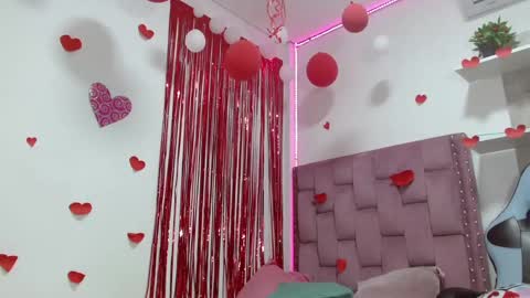 DAFNNE online show from February 17, 12:05 pm