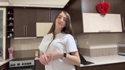 Mia online show from March 26, 3:50 pm