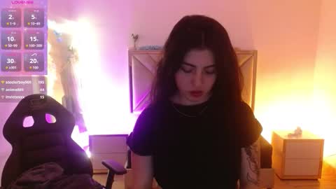 dahia  online show from November 8, 7:00 am