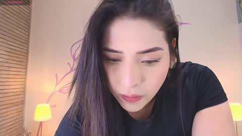 Snapshot of dahliamoore chatting on October 17, 9:52 pm Dahlia online show from October 17, 9:52 pm