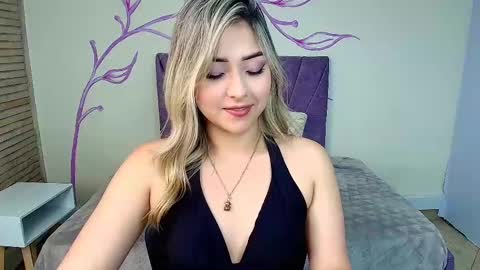 Snapshot of dahliamoore chatting on February 9, 7:59 am Dahlia online show from February 9, 7:59 am