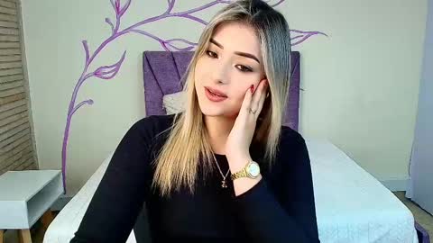 Snapshot of dahliamoore chatting on February 10, 7:49 pm Dahlia online show from February 10, 7:49 pm