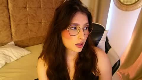 Lauren            online show from April 21, 1:40 pm