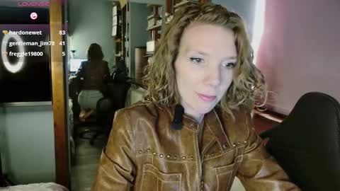 daisy_lovely online show from November 24, 4:22 am