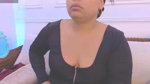 Daisy Price online show from April 21, 10:00 am