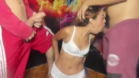 Snapshot of daisyhotgirl69 chatting on February 20, 8:25 pm girl- paola online show from February 20, 8:25 pm