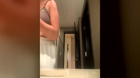 daisymae0017 online show from June 30, 6:13 am