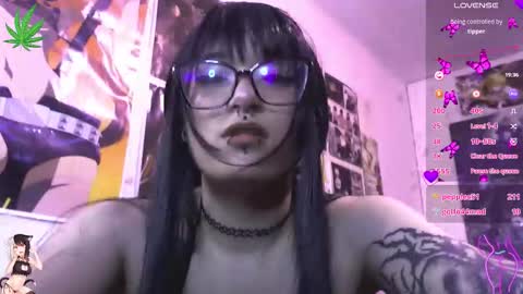 Snapshot of dakapsy420_ chatting on October 3, 11:46 pm Dakapsy online show from October 3, 11:46 pm