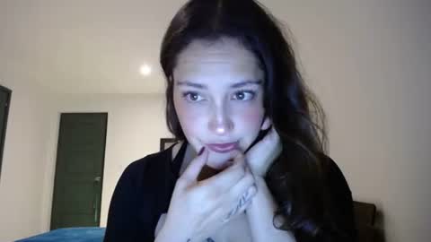 IG  dakotasofiaa online show from March 9, 1:32 am