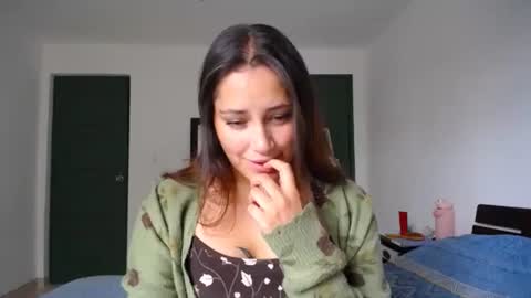 IG  dakotasofiaa online show from April 21, 5:09 pm